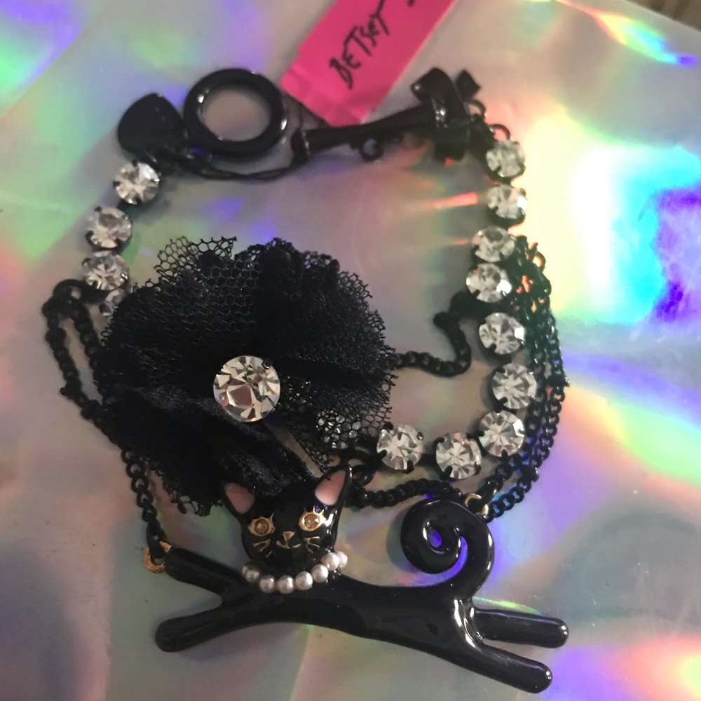 Vikki vintage black cat kitten lace pearl bracelet Betsey Johnson charm layer